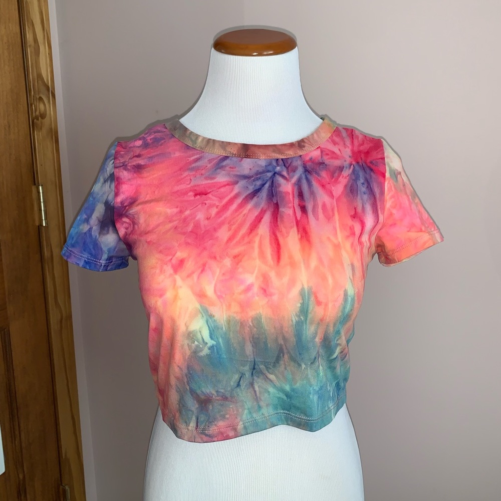 Neon tie dye cropped tee shirt from Su Ette